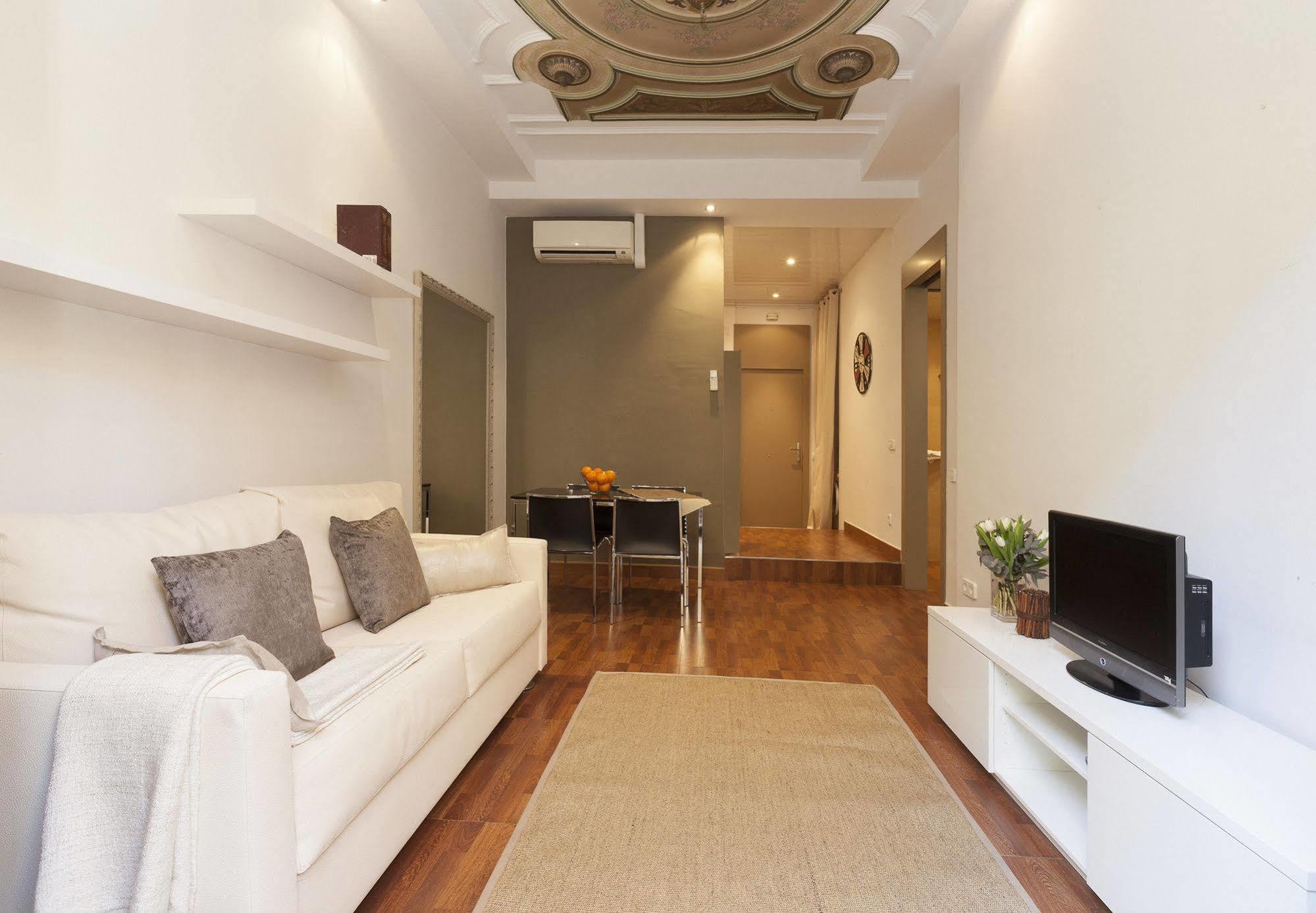 Easy Sleep Gaudi Terrace Apartment Barcelona Ngoại thất bức ảnh