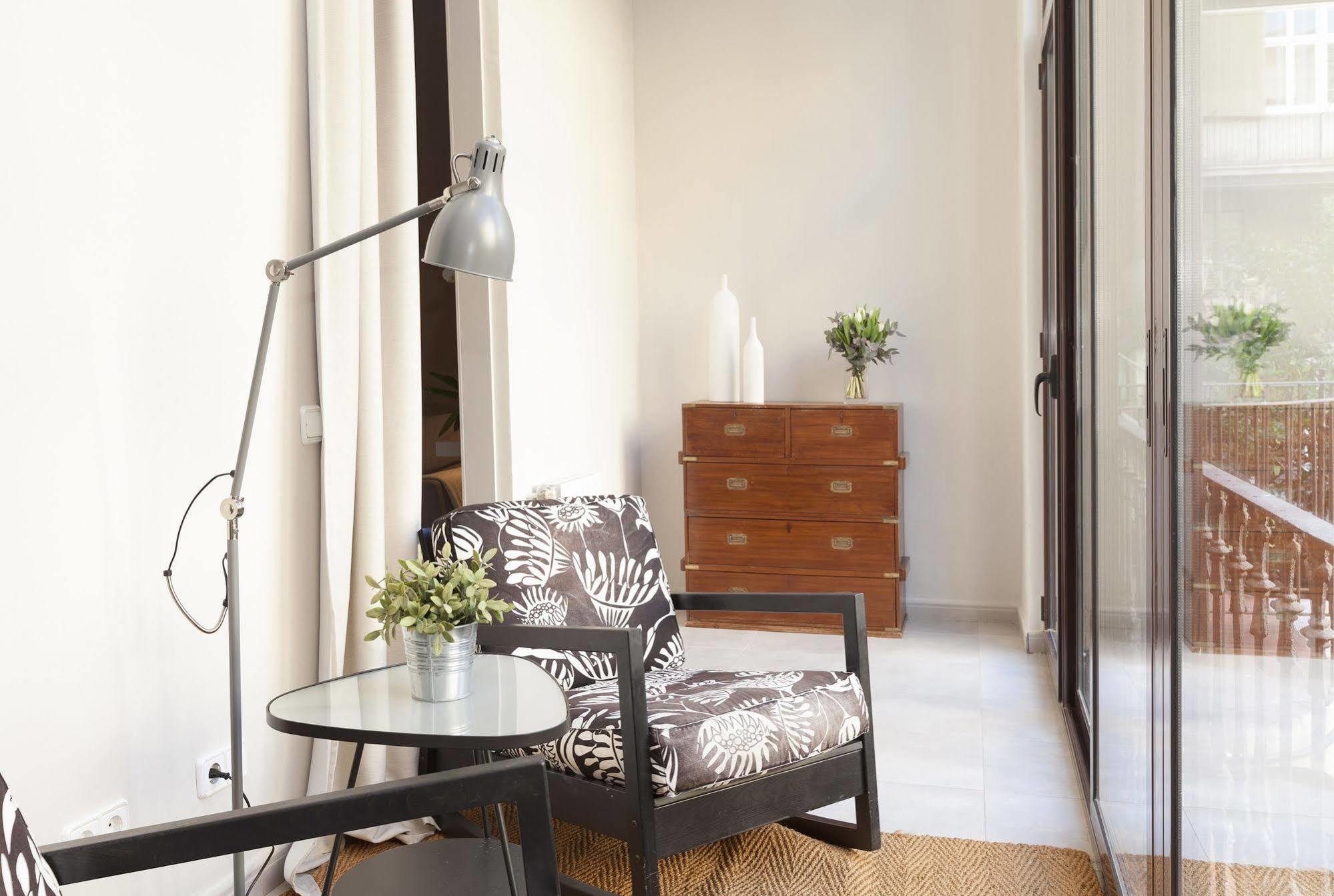 Easy Sleep Gaudi Terrace Apartment Barcelona Ngoại thất bức ảnh