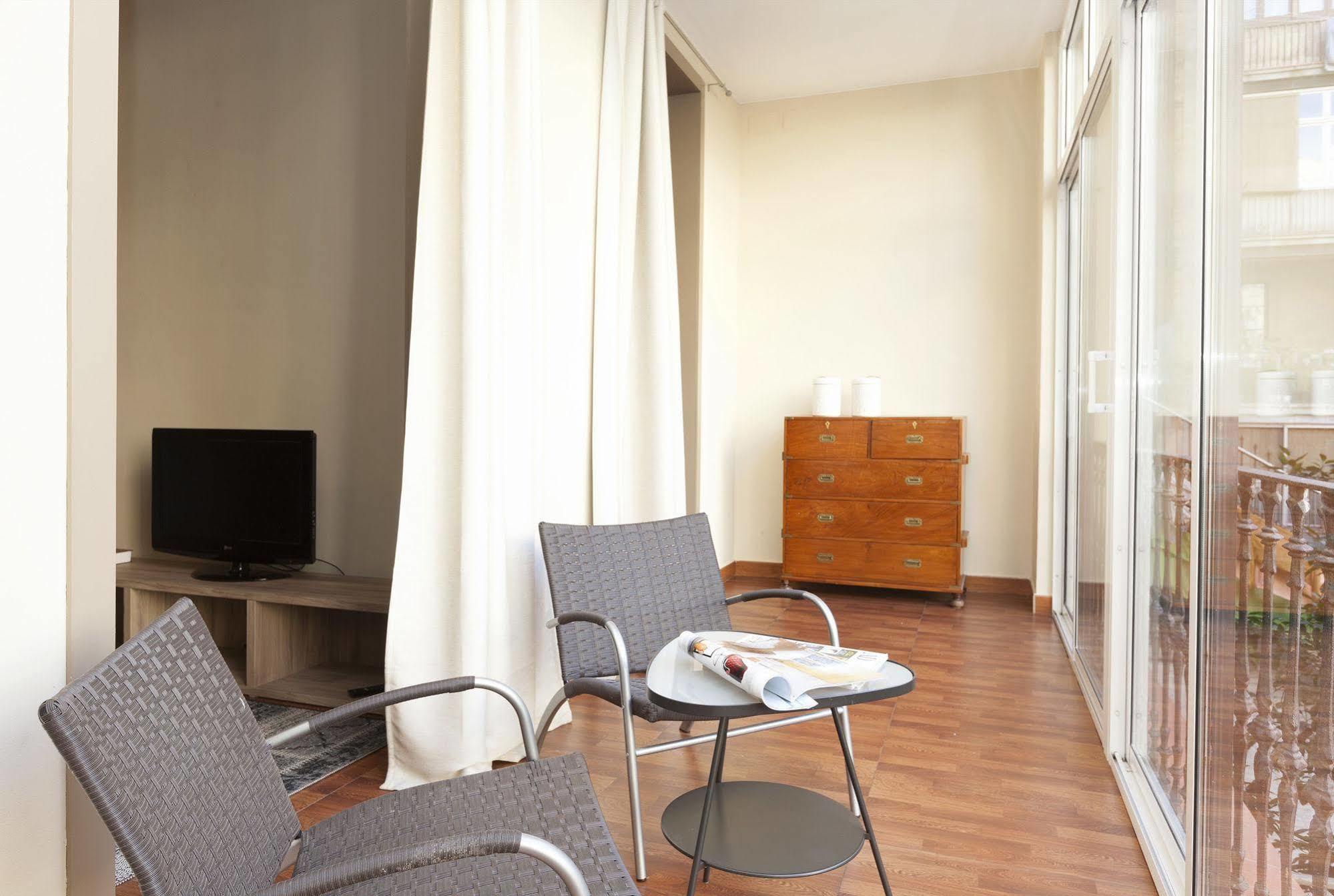Easy Sleep Gaudi Terrace Apartment Barcelona Ngoại thất bức ảnh