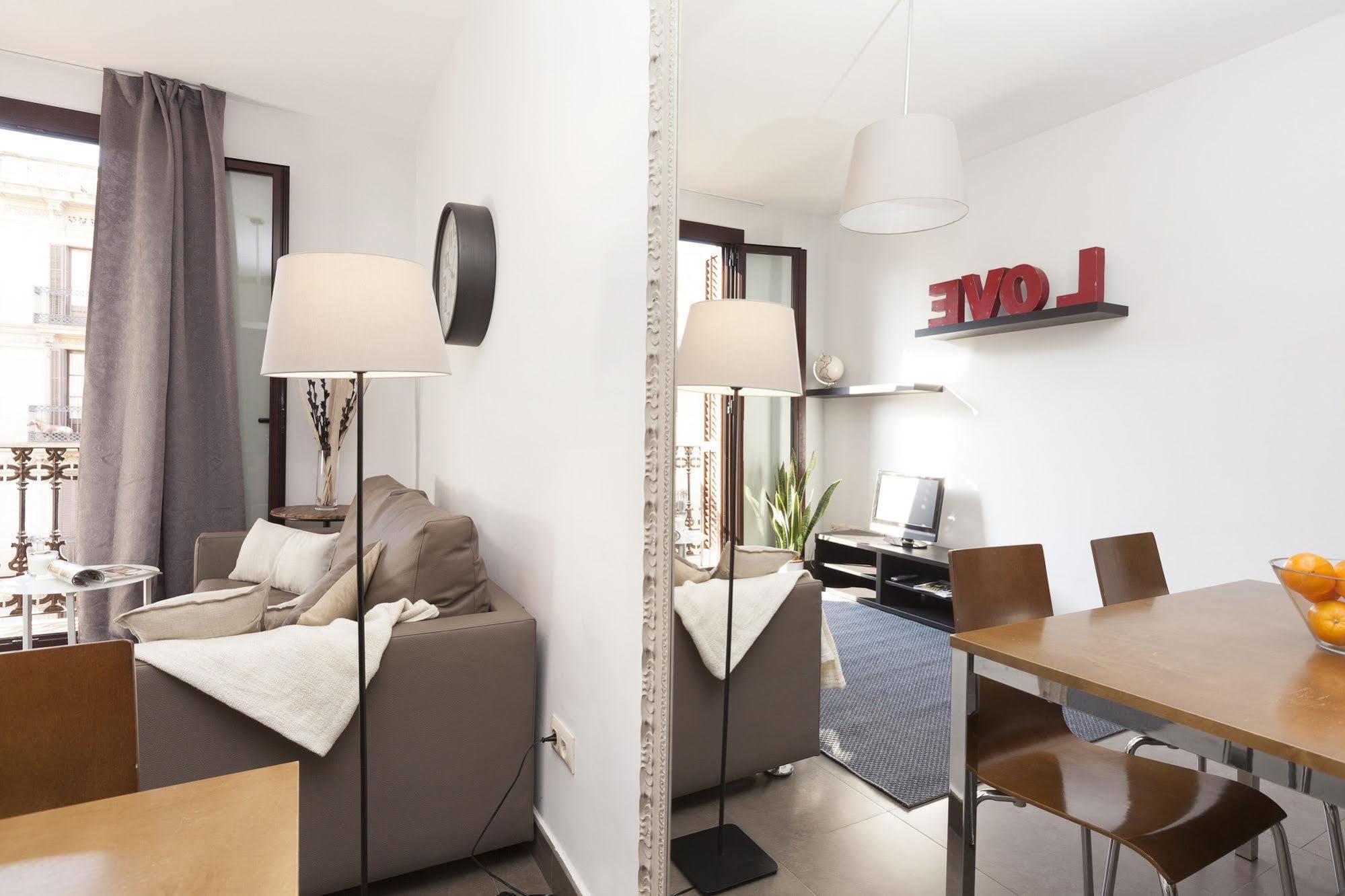 Easy Sleep Gaudi Terrace Apartment Barcelona Ngoại thất bức ảnh