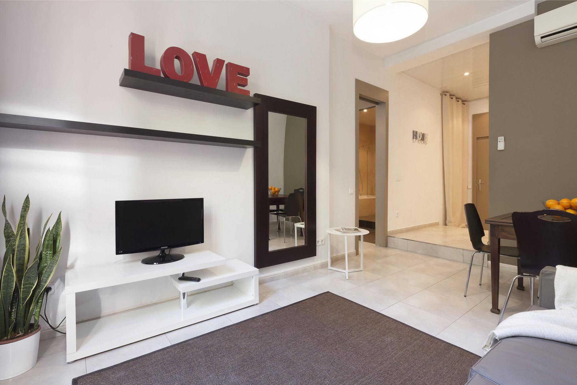 Easy Sleep Gaudi Terrace Apartment Barcelona Ngoại thất bức ảnh