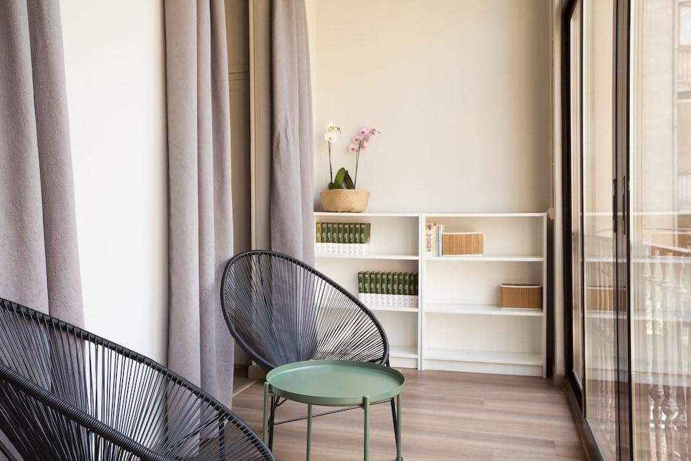 Easy Sleep Gaudi Terrace Apartment Barcelona Ngoại thất bức ảnh